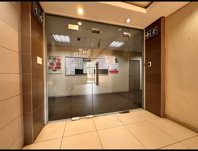 1,868M² OFFICE TO LET IN PARKTOWN